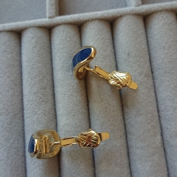 CROWN TRIFARI BLUE ENAMEL CLIP-ON EARRINGS - Picture 3 of 9